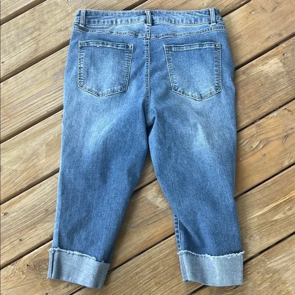 d. jeans Capri Jeans - Picture 6 of 7